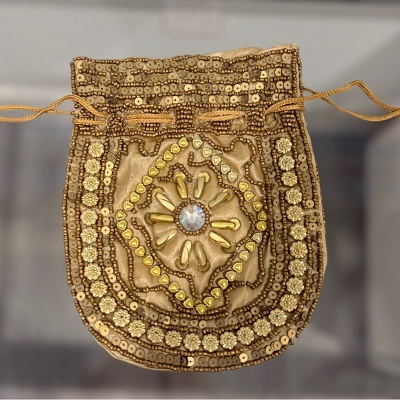 India Made Sequined Gold Beaded Drawstring Bag 6x7.5 - Picture 1 of 4